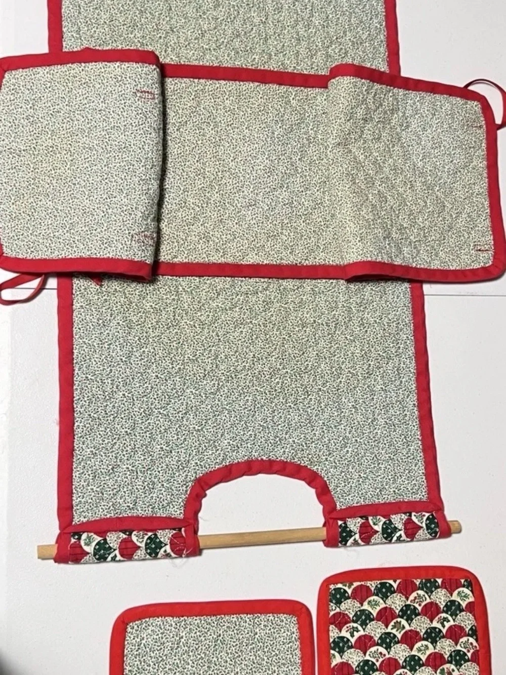 Vintage Handmade Christmas Print  Pot Holder Carrier Set Of 3